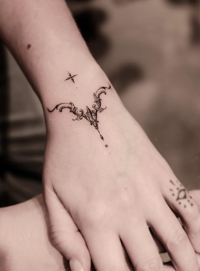 fineline ornamental hand jewelry tattoo fineline ornamental hand jewelry tattoo